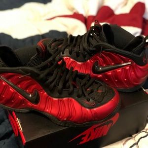 NIKE AIR FOAMPOSITE PRO "UNIVERSITY RED“ Size 9.
